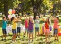 Spiele mit Konfetti für Kinder